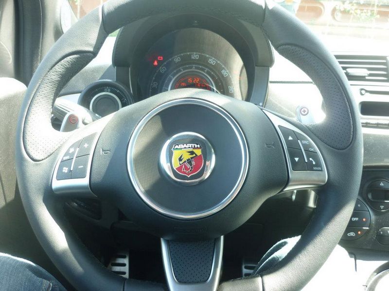 Essai ABARTH 500C by Drive and Fast