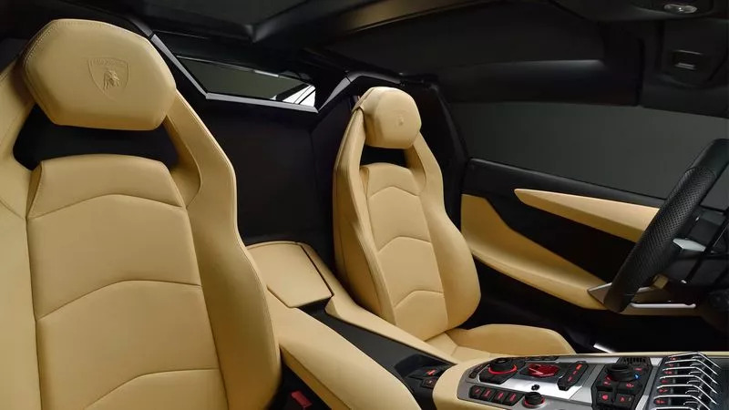 Lamborghini Aventador LP700-4 Roadster