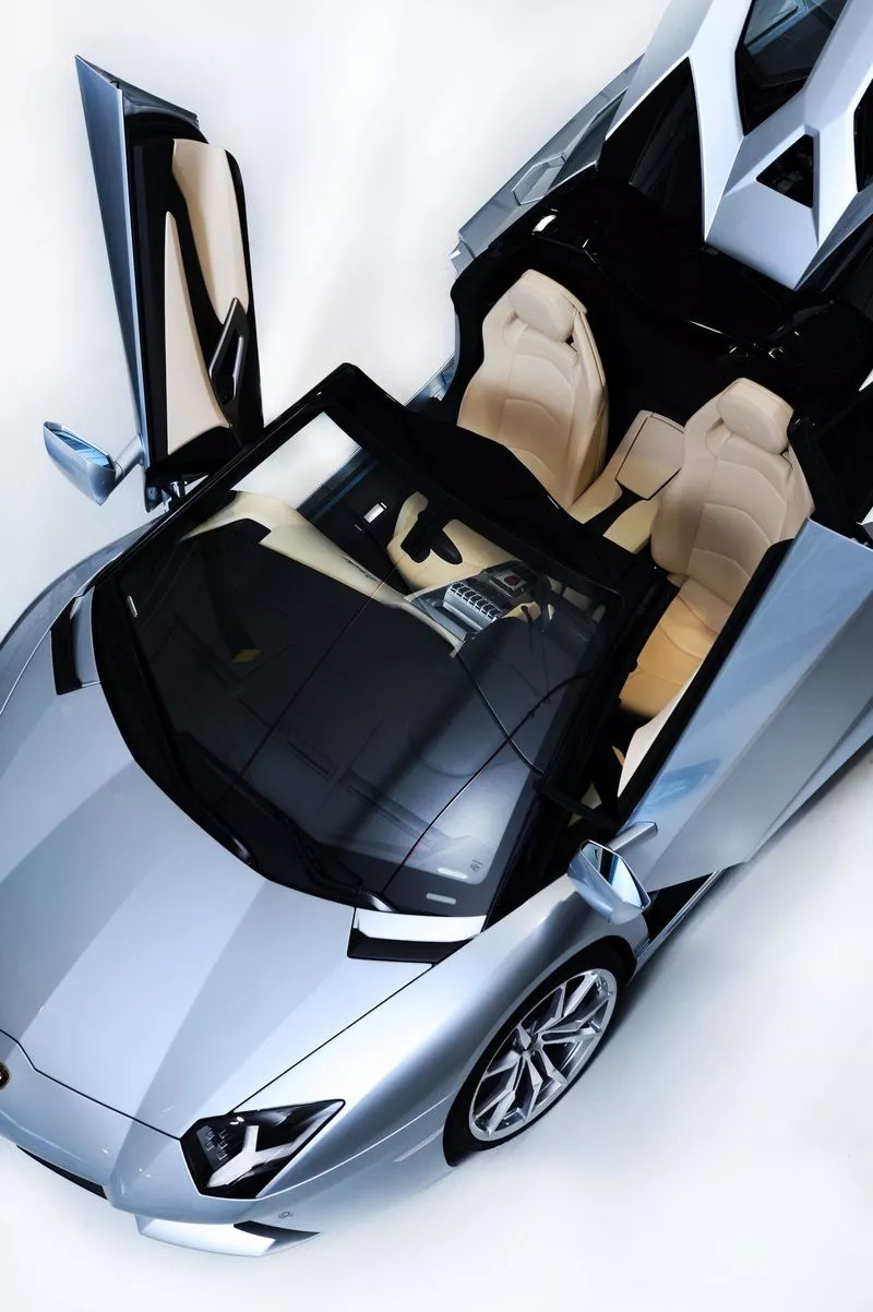 Lamborghini Aventador LP700-4 Roadster