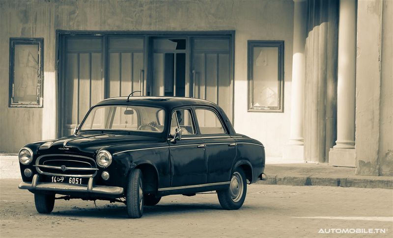 Les voitures historiques au Carthago Film Studio