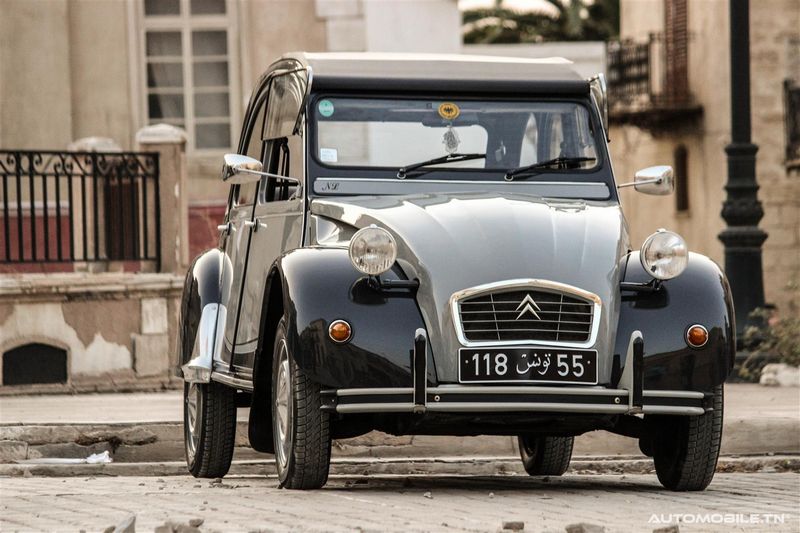 Les voitures historiques au Carthago Film Studio