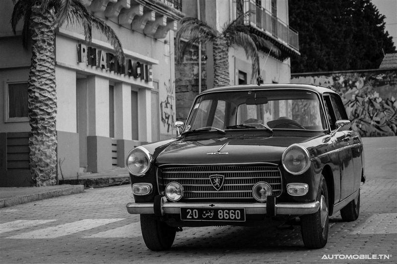 Les voitures historiques au Carthago Film Studio