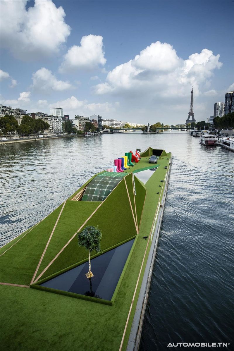 Arrivee du Nouveau Discovery Sport dans un style tres British