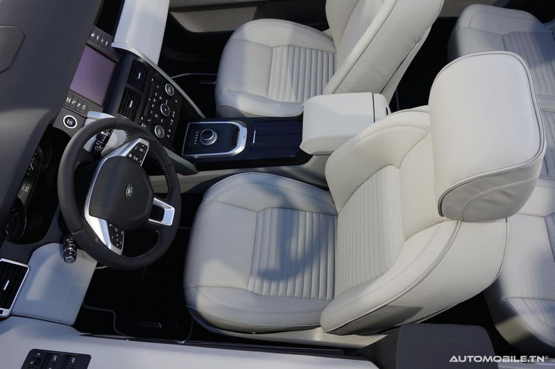 Arrivee du Nouveau Discovery Sport dans un style tres British