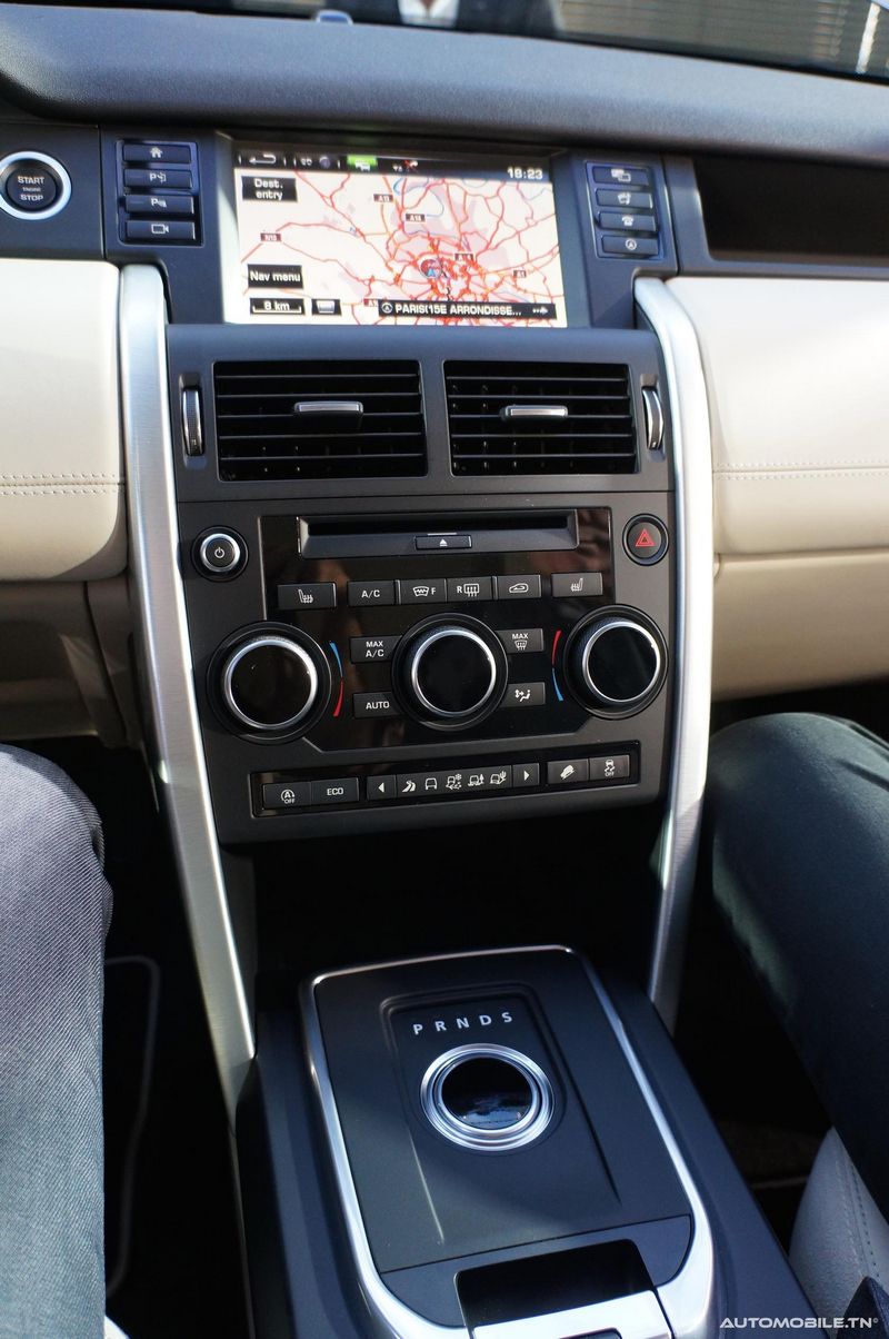 Arrivee du Nouveau Discovery Sport dans un style tres British