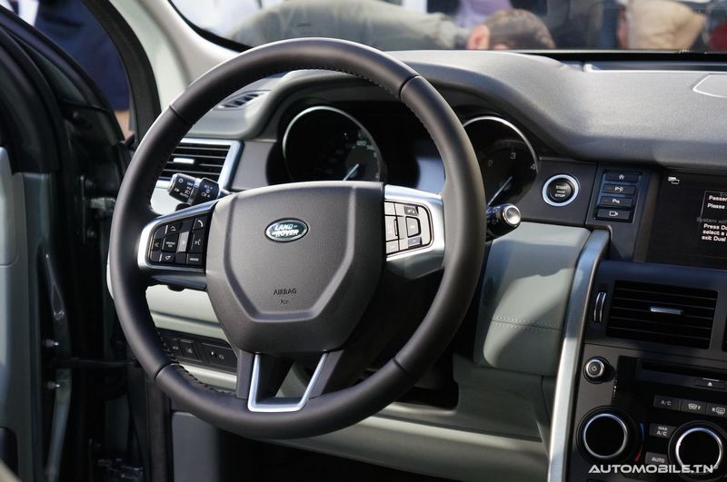 Arrivee du Nouveau Discovery Sport dans un style tres British