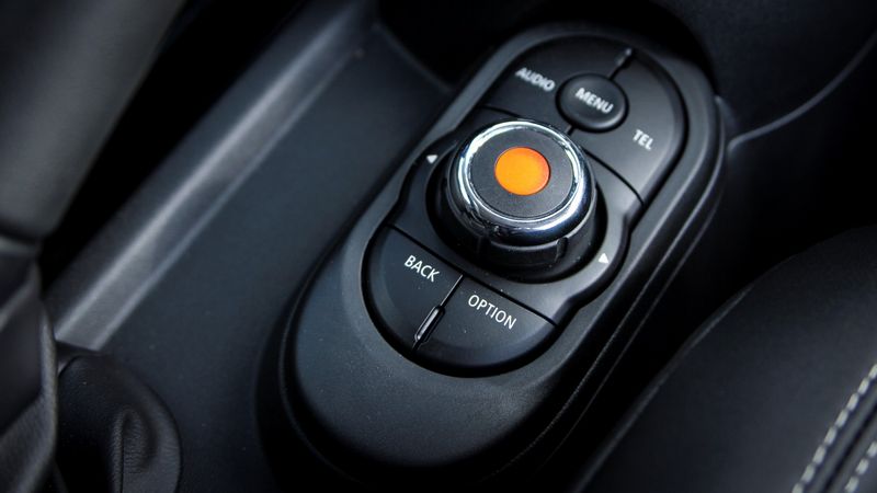 Les MINI 3 et 5 portes à Sidi Bou Saïd