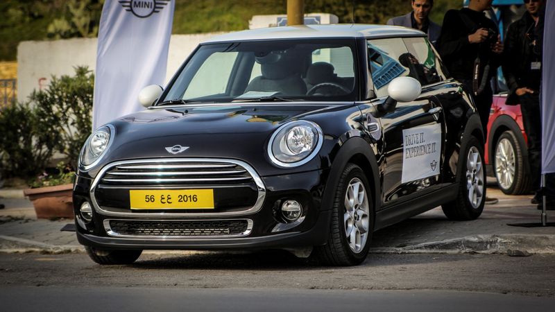 Les MINI 3 et 5 portes à Sidi Bou Saïd