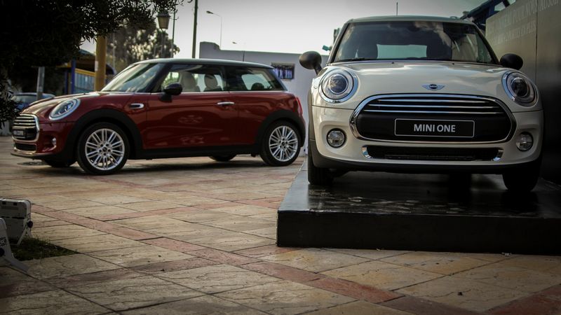 Les MINI 3 et 5 portes à Sidi Bou Saïd