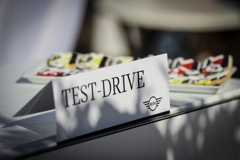 Les MINI 3 et 5 portes à Sidi Bou Saïd