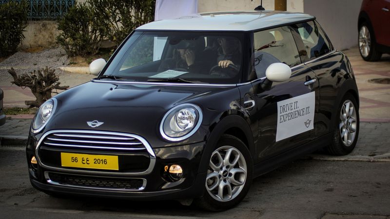 Les MINI 3 et 5 portes à Sidi Bou Saïd