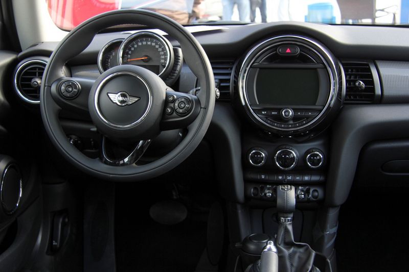 Les MINI 3 et 5 portes à Sidi Bou Saïd