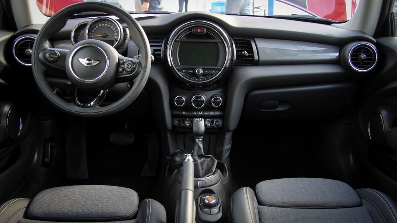 Les MINI 3 et 5 portes à Sidi Bou Saïd