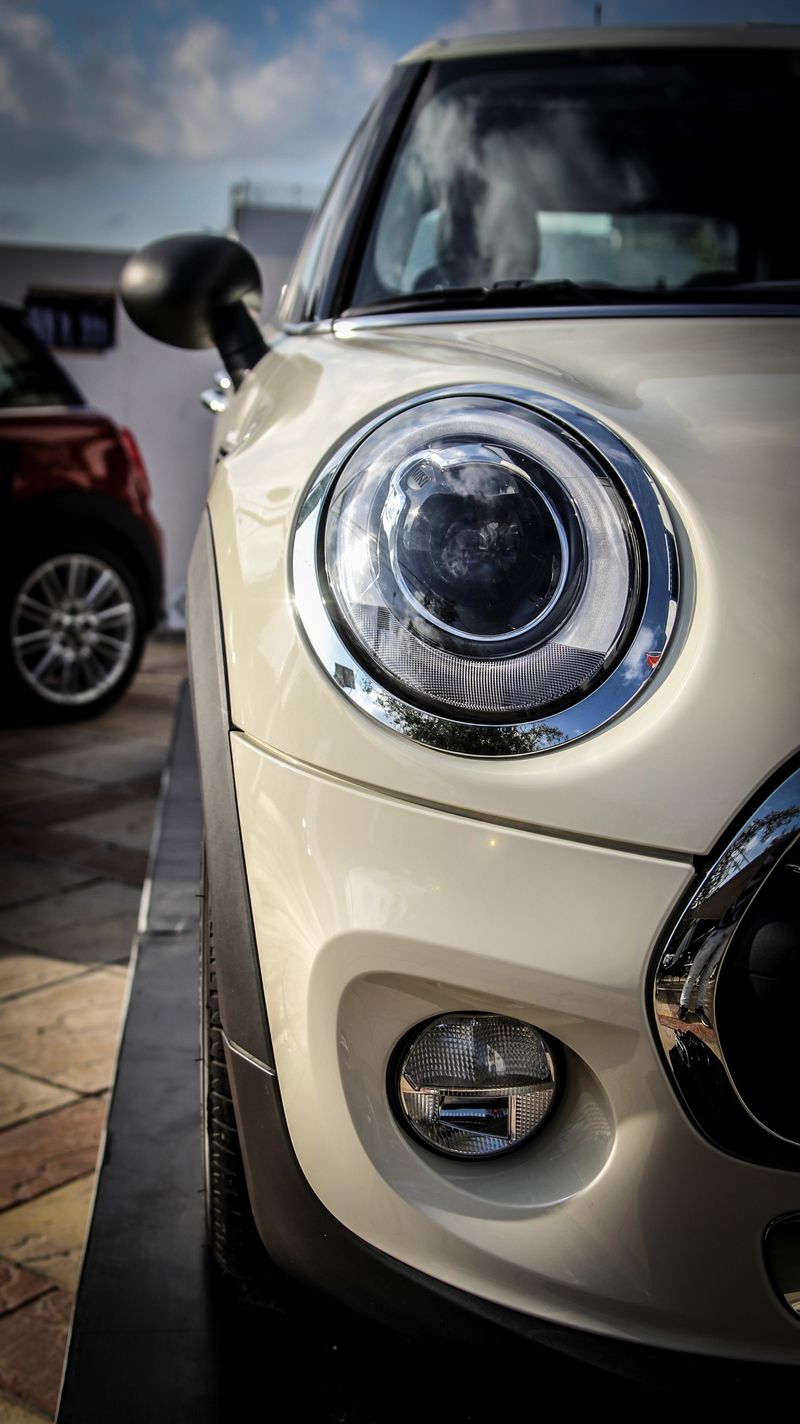 Les MINI 3 et 5 portes à Sidi Bou Saïd