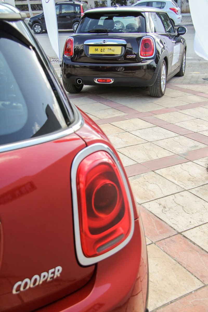 Les MINI 3 et 5 portes à Sidi Bou Saïd