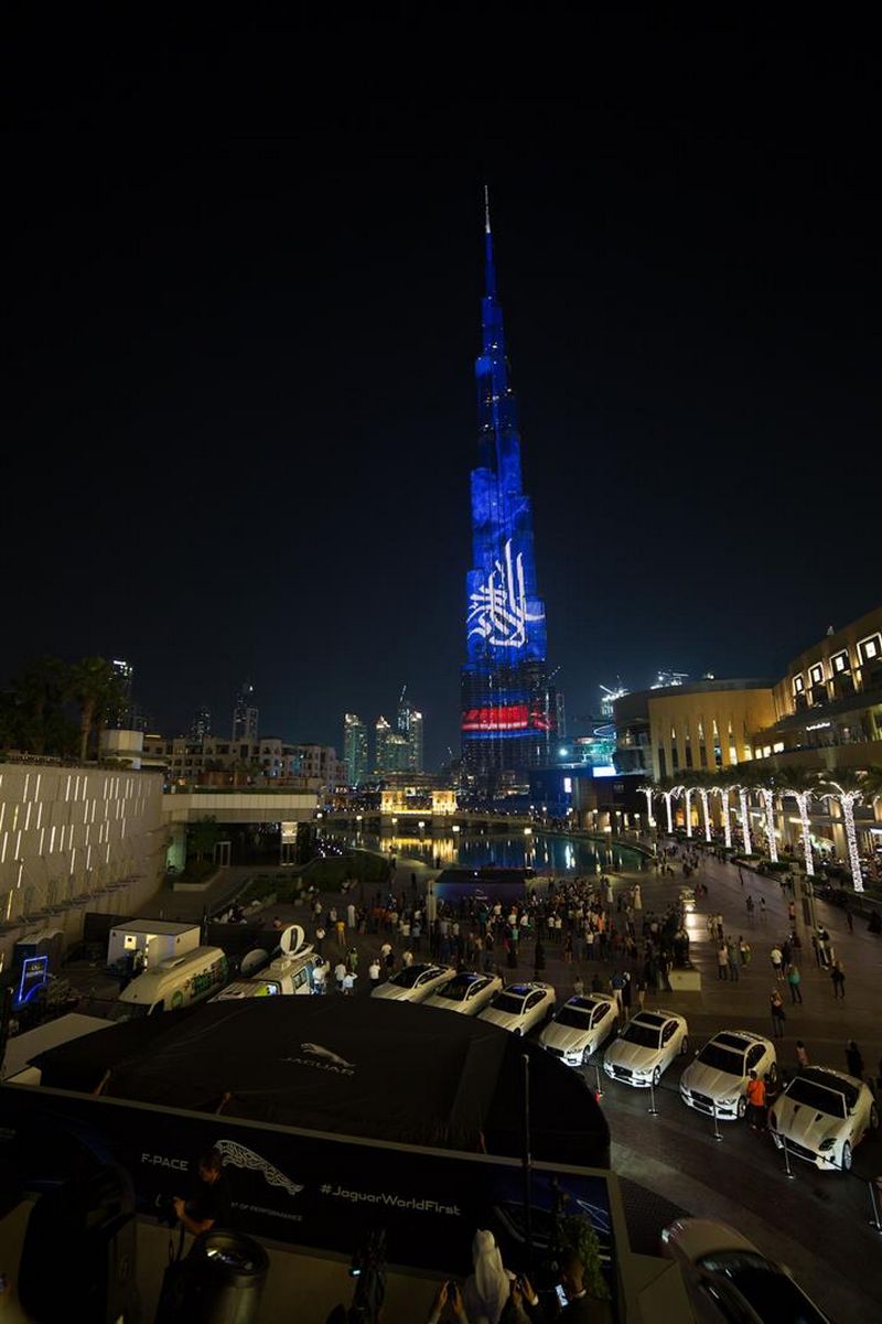 Lancement spectaculaire de la Jaguar F-Pace - Burj Khalifa - Dubai 