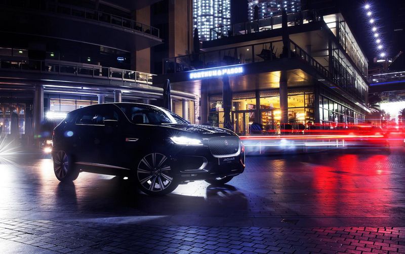 Lancement spectaculaire de la Jaguar F-Pace - Burj Khalifa - Dubai 