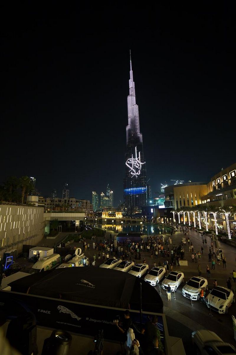 Lancement spectaculaire de la Jaguar F-Pace - Burj Khalifa - Dubai 