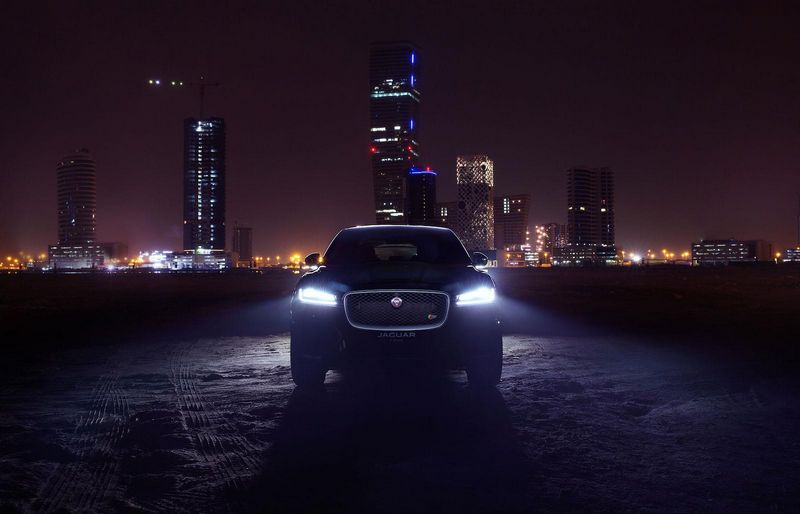 Lancement spectaculaire de la Jaguar F-Pace - Burj Khalifa - Dubai 