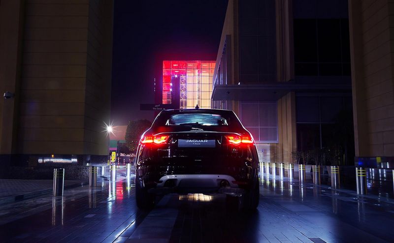 Lancement spectaculaire de la Jaguar F-Pace - Burj Khalifa - Dubai 