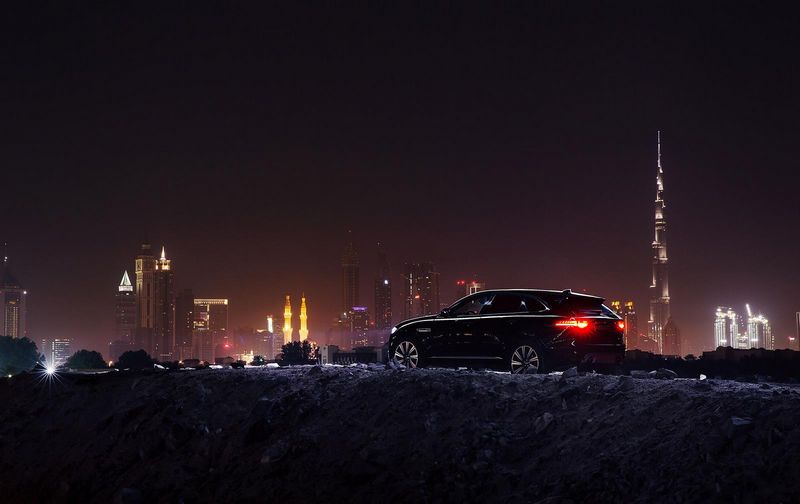 Lancement spectaculaire de la Jaguar F-Pace - Burj Khalifa - Dubai 