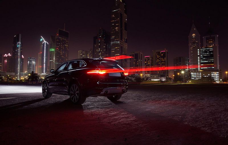 Lancement spectaculaire de la Jaguar F-Pace - Burj Khalifa - Dubai 