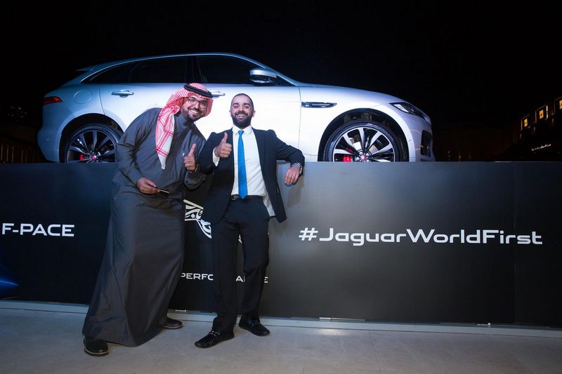 Lancement spectaculaire de la Jaguar F-Pace - Burj Khalifa - Dubai 