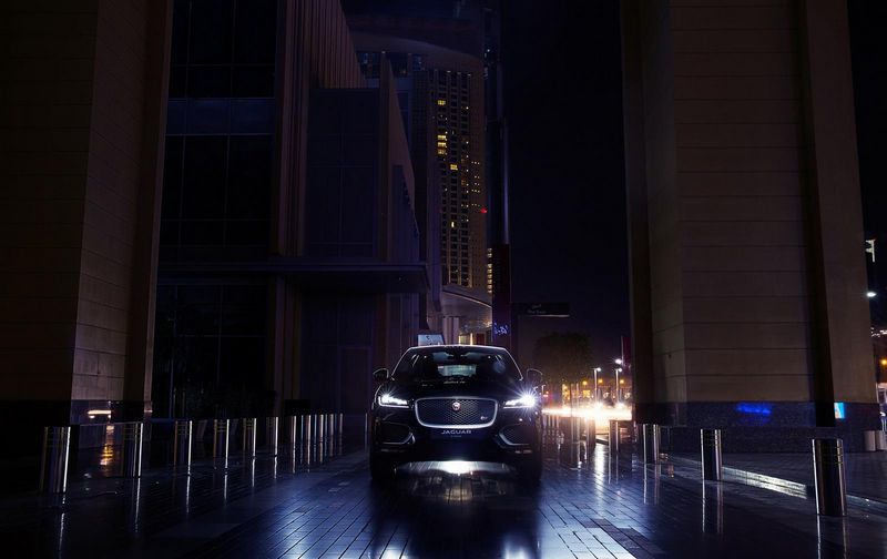Lancement spectaculaire de la Jaguar F-Pace - Burj Khalifa - Dubai 