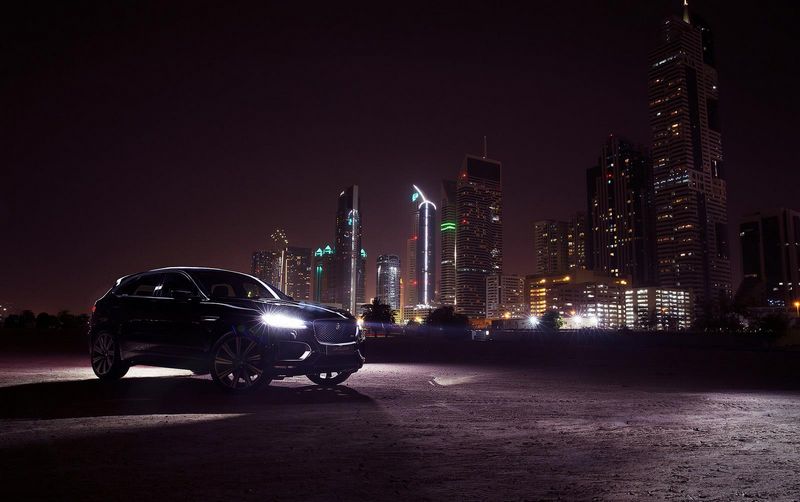 Lancement spectaculaire de la Jaguar F-Pace - Burj Khalifa - Dubai 