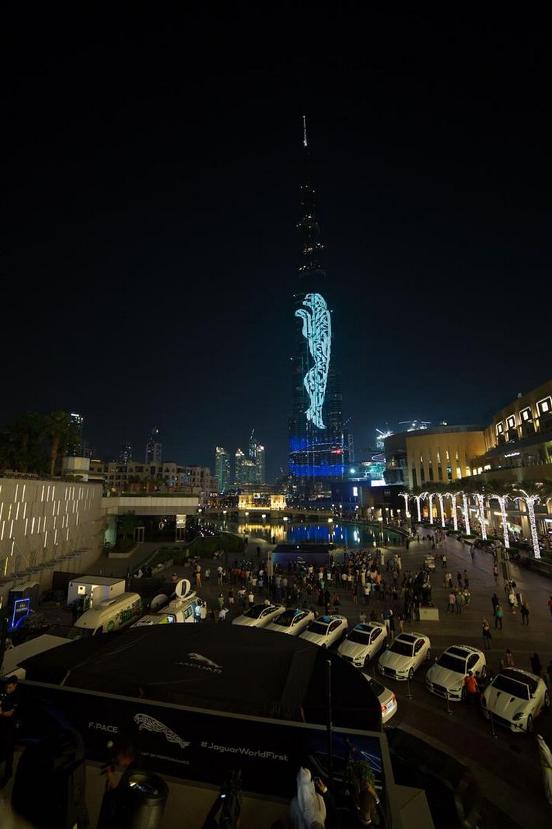 Lancement spectaculaire de la Jaguar F-Pace - Burj Khalifa - Dubai 