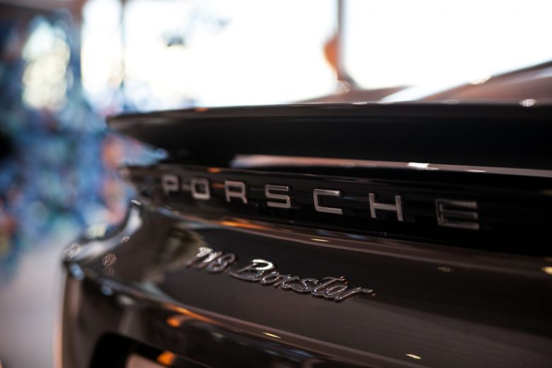 Porsche Tunisie accueille l'expo «Osons le Fer»