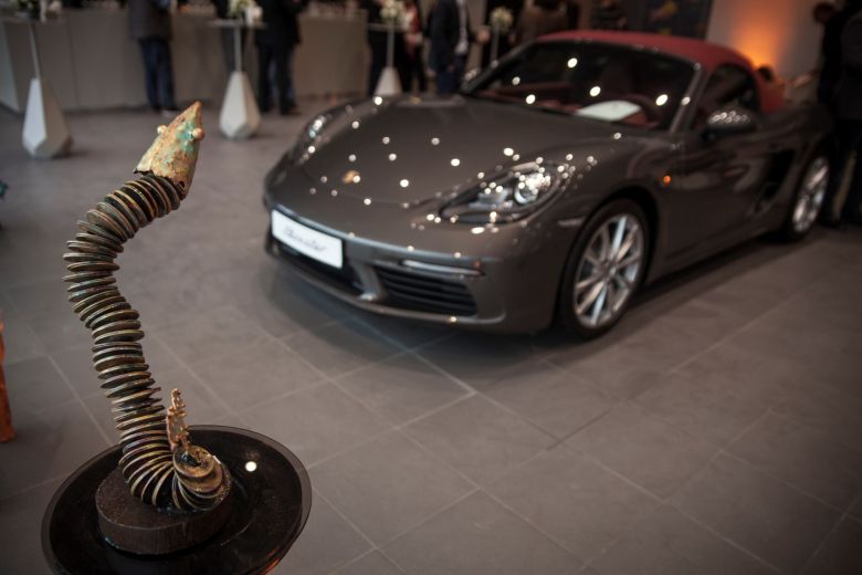 Porsche Tunisie accueille l'expo «Osons le Fer»