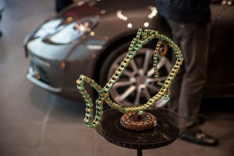 Porsche Tunisie accueille l'expo «Osons le Fer»