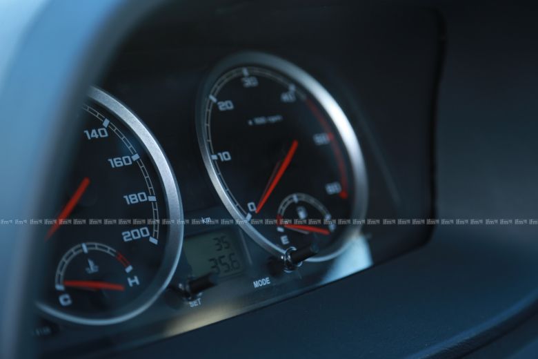 Tata Motors au marché de Gros Bir El Kassaa