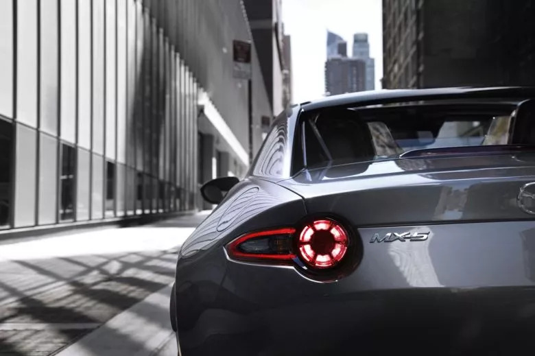 Mazda MX-5 RF - Economic Auto
