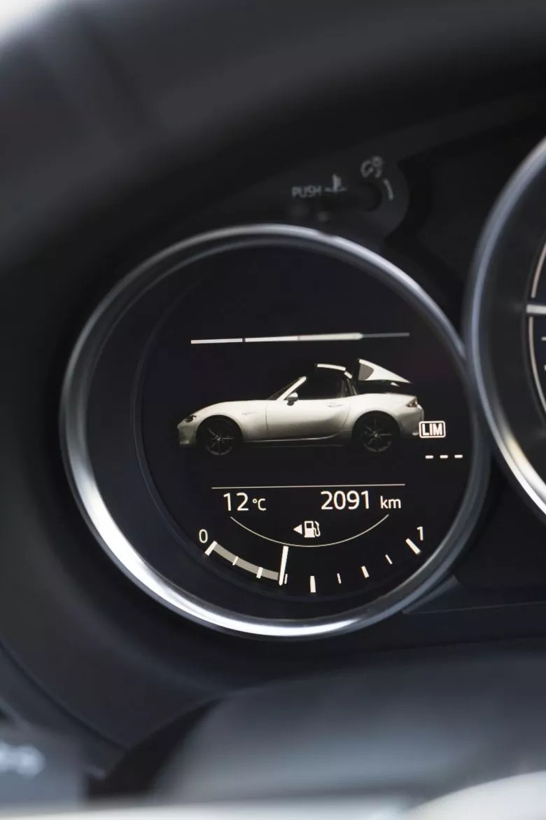 Mazda MX-5 RF - Economic Auto