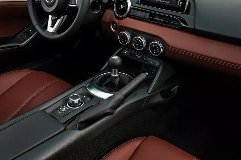 Mazda MX-5 RF - Economic Auto