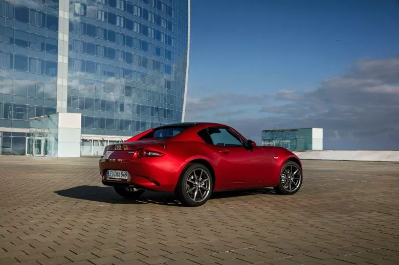 Mazda MX-5 RF - Economic Auto