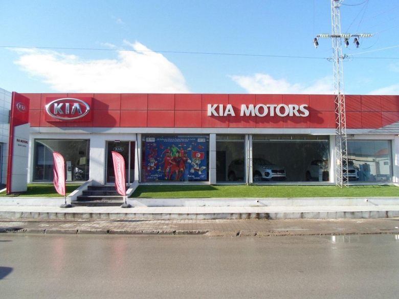 Les showrooms KIA habillés aux couleurs de l'équipe Nationale