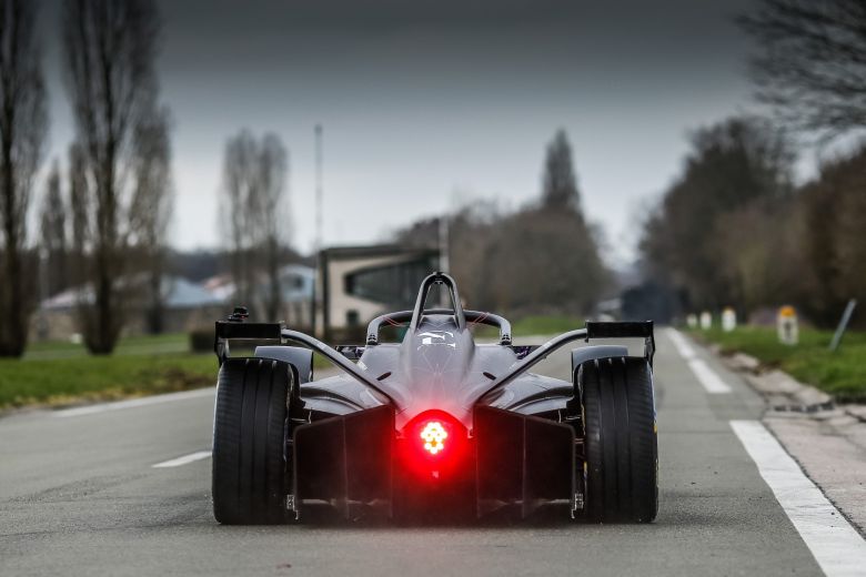 Premiers tours de roue pour DS E-TENSE FE 19