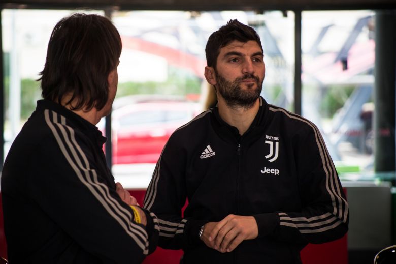 Jeep reçoit le Scudetto à son showroom du Lac