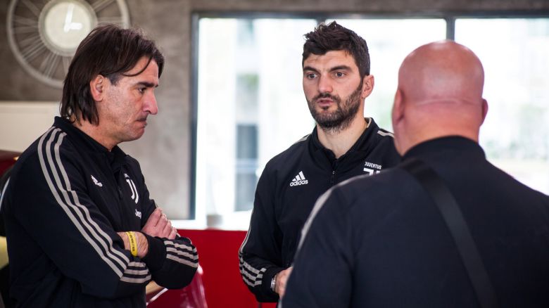 Jeep reçoit le Scudetto à son showroom du Lac