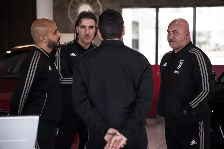 Jeep reçoit le Scudetto à son showroom du Lac