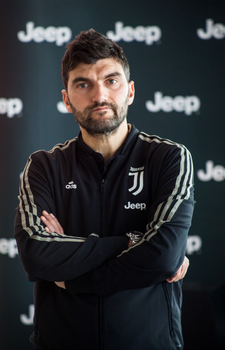 Jeep reçoit le Scudetto à son showroom du Lac