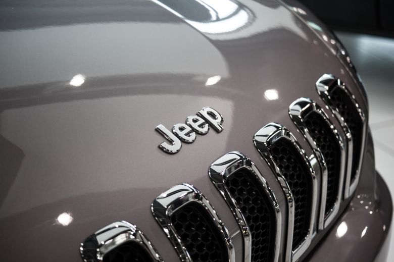 Jeep reçoit le Scudetto à son showroom du Lac