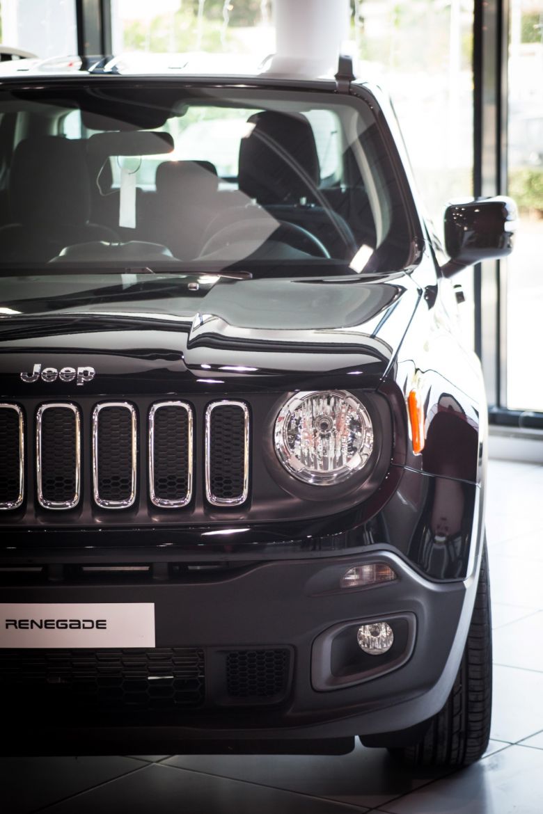 Jeep reçoit le Scudetto à son showroom du Lac