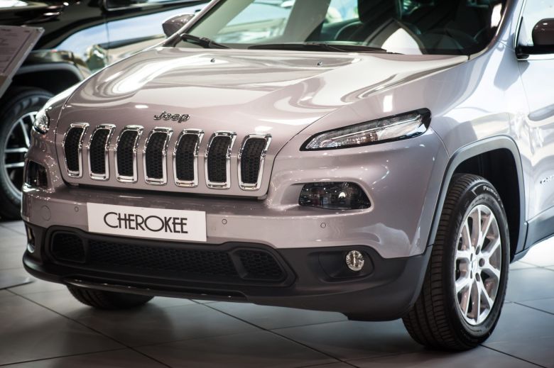 Jeep reçoit le Scudetto à son showroom du Lac