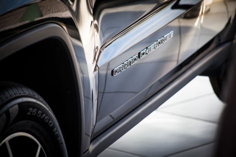 Jeep reçoit le Scudetto à son showroom du Lac