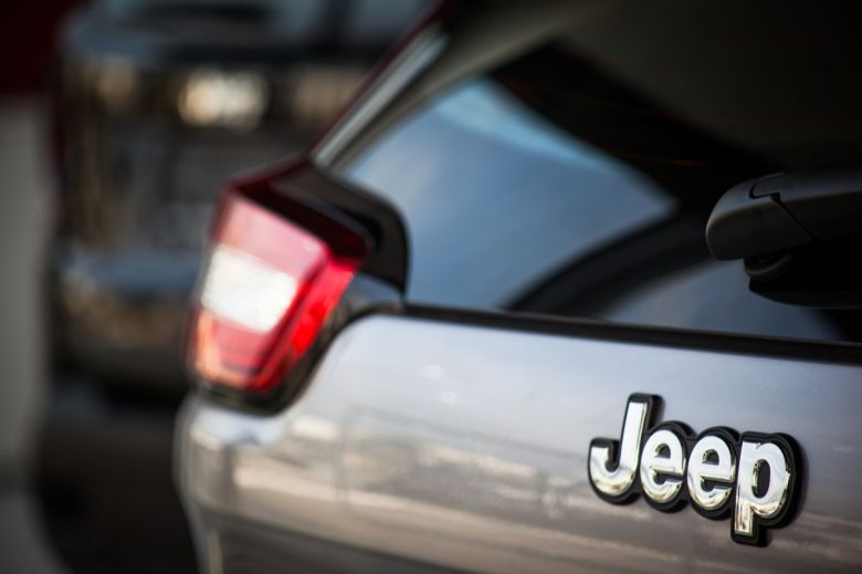 Jeep reçoit le Scudetto à son showroom du Lac