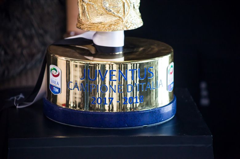 Jeep reçoit le Scudetto à son showroom du Lac